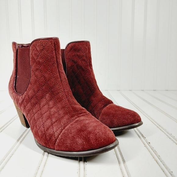Ciao Bella Red Burgundy Suede Quilted Block Heel Elastic Gore Ankle Boots A995 - Picture 4 of 12